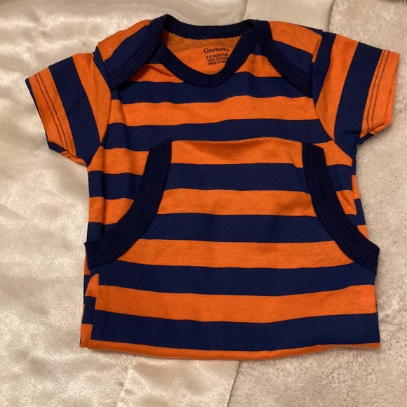 Gerber’s Short sleeve 6-9 navy and orange onesie - Picture 9 of 12